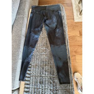 Teeki Women's Leggings Size LG